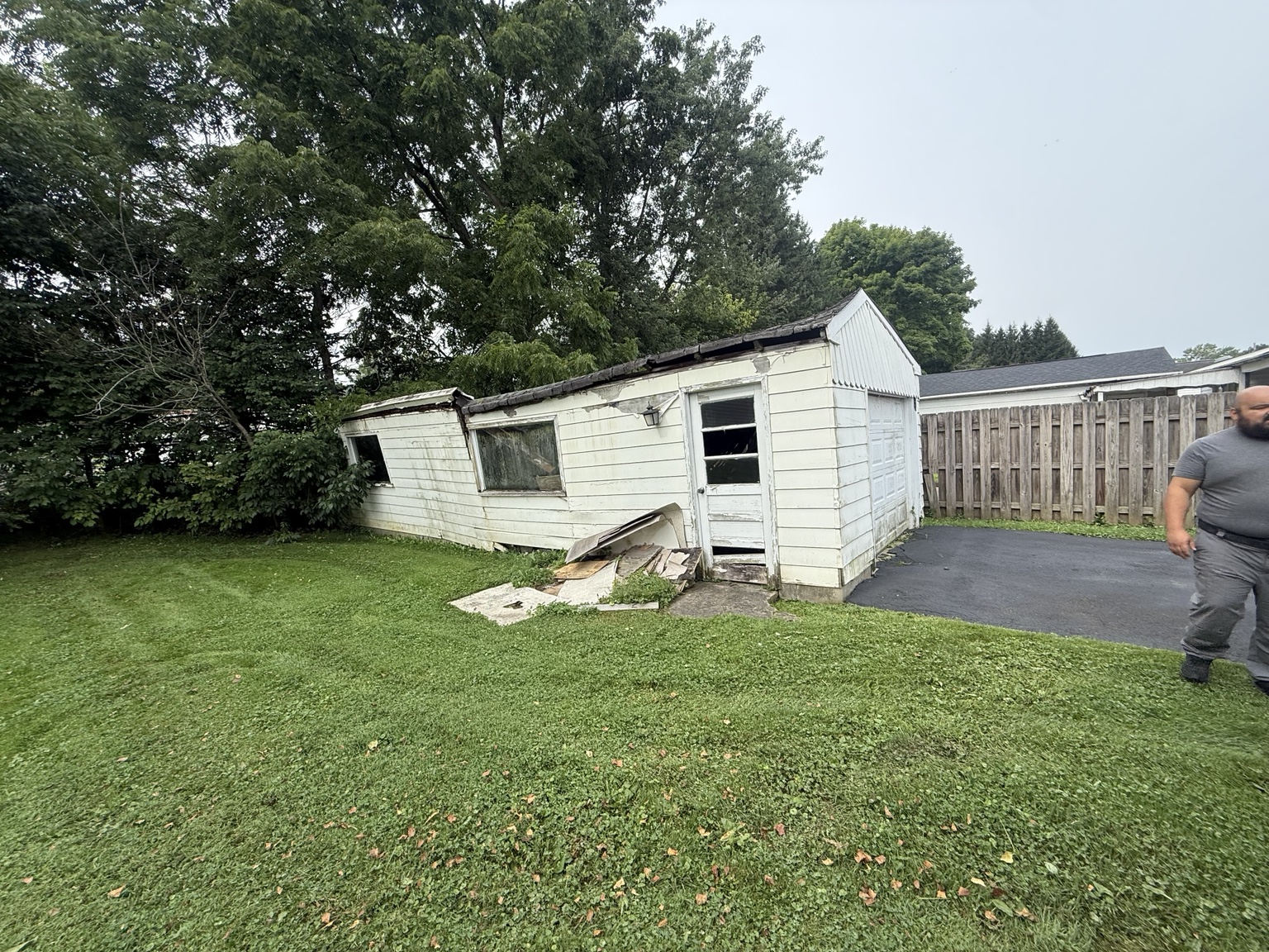 Old detached garage before demolition